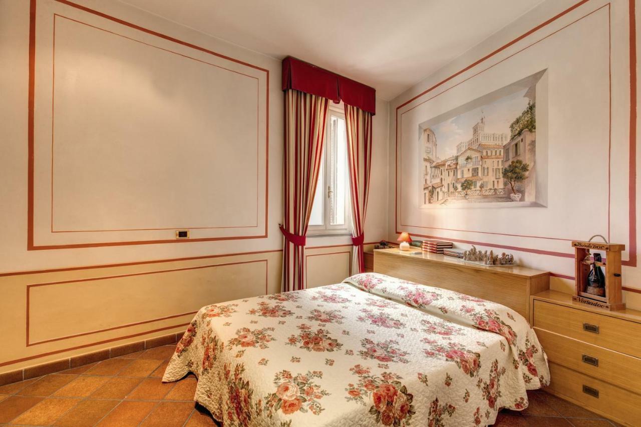 Lovely Flat By The Trevi Fountain Lägenhet Rom Exteriör bild