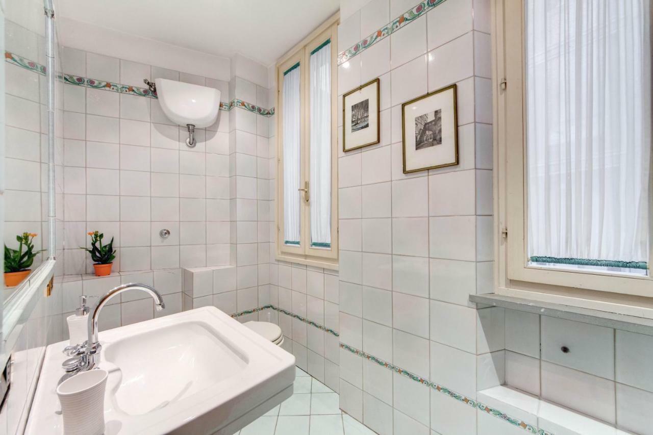 Lovely Flat By The Trevi Fountain Lägenhet Rom Exteriör bild