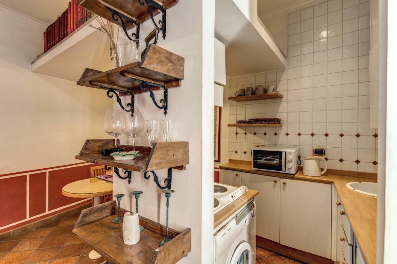 Lovely Flat By The Trevi Fountain Lägenhet Rom Exteriör bild